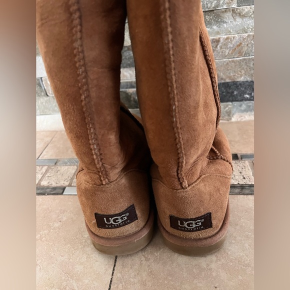 Chestnut High Uggs - Picture 3 of 4